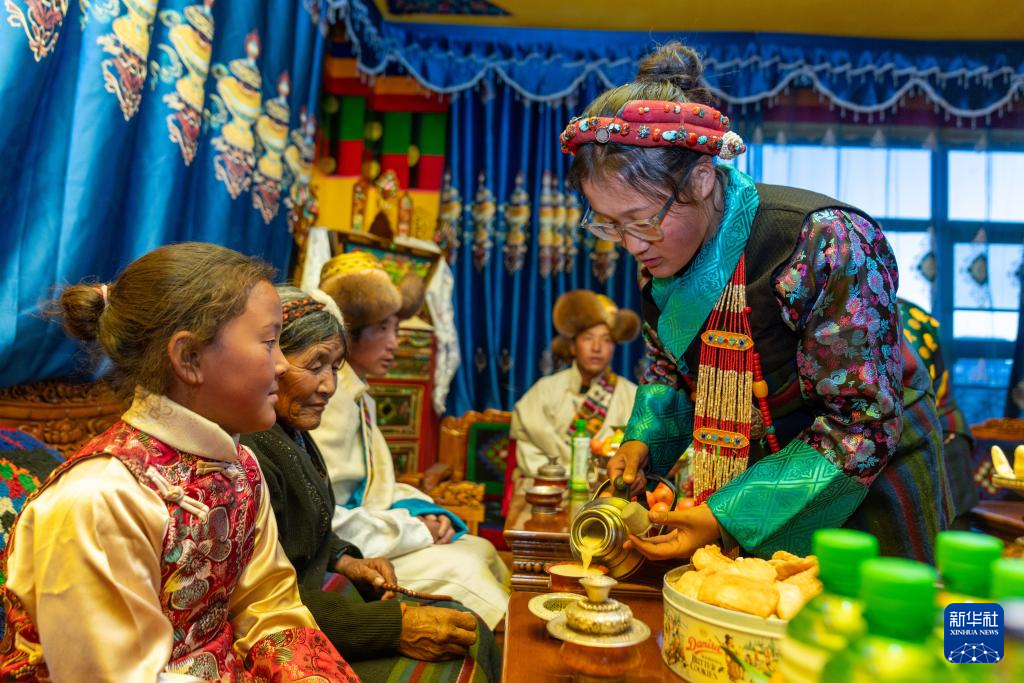 西藏定日：新居里的首个春节和藏历
