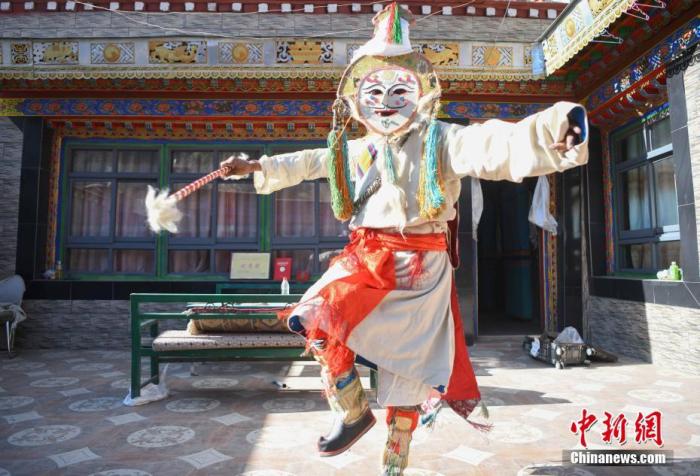 “野牦牛”舞动藏文化千年之韵