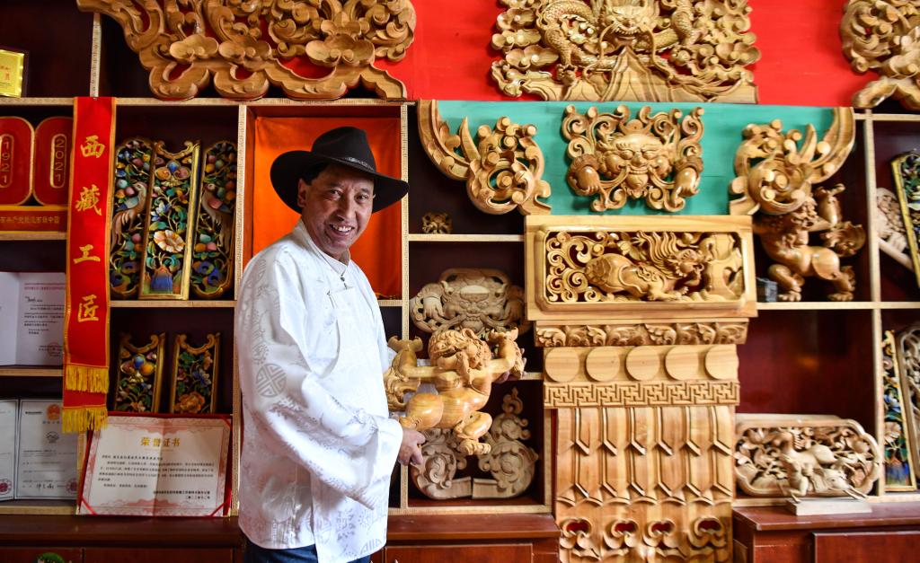 西藏工匠丨拉巴次仁：賦予木頭新生的人