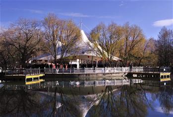 拉薩城裏舞&ldquo;鍋莊&rdquo;