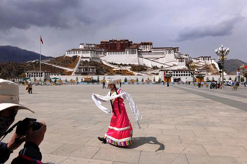 西藏旅游首季度"开门红"